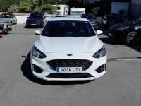 Begagnad Ford Focus ST-Line 125 HK (91 kW) 2021 Vit Halvkombi