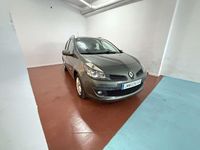 Usado Renault Clio GrandTour Dynamique 86 CV (63 kW) 2009 Verde Familiar