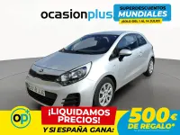 Usado Kia Rio 84 CV (61 kW) 2015 Gris Utilitario