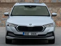 Usado Skoda Octavia Selection 150 CV (110 kW) 2024 Gris Familiar