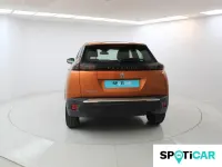 Usado Peugeot 2008 Active 100 CV (73 kW) 2023 Naranja SUV