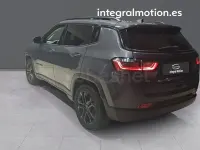 Usado Jeep Compass 130 CV (95 kW) 2022 Gris / plata SUV