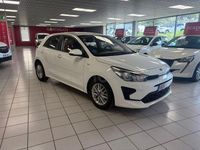 Usado Kia Rio 84 CV (61 kW) 2021 Blanco Berlina