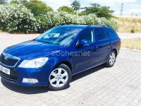 Usado Skoda Octavia Family 105 CV (77 kW) 2011 Azul Familiar