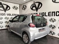 Usado Toyota Aygo Live 68 CV (50 kW) 2013 Gris / plata Utilitario