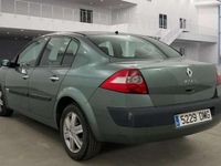 Usado Renault Mégane II Dynamique 115 CV (84 kW) 2005 Gris Berlina