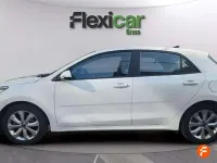 Usado Kia Rio 101 CV (74 kW) 2023 Blanco Berlina