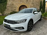 Begagnad VW Passat Executive 150 HK (110 kW) 2022 Vit Kombi