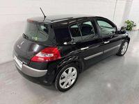 Usado Renault Mégane II Dynamique 111 CV (81 kW) 2007 Negro Utilitario