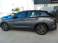 Usado Alfa Romeo Stelvio Sprint 160 CV (117 kW) 2023 Gris / plata SUV