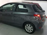 Używany Toyota Yaris Active 90 KM (66 kW) 2012 Szary Hatchback
