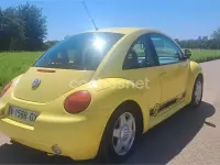 Usado VW New Beetle 90 CV (66 kW) 1999 Amarillo Utilitario