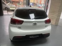 Usado Kia Rio 100 CV (73 kW) 2021 Blanco Berlina