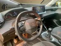 Usado Peugeot 208 Active 100 CV (73 kW) 2020 Amarillo Utilitario