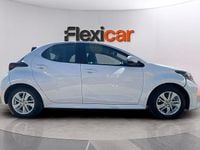 Usado Toyota Yaris Hybrid Business Edition 116 CV (85 kW) 2022 Blanco Berlina