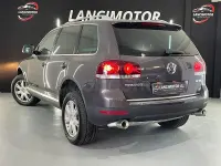 Usado VW Touareg 240 CV (176 kW) 2008 Gris / plata SUV