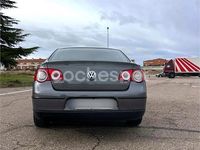 Usado VW Passat Advance 140 CV (102 kW) 2007 Gris / plata Familiar