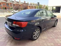 Usado Toyota Avensis Advance 124 CV (91 kW) 2012 Azul Berlina