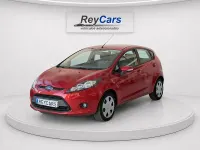 Usado Ford Fiesta Trend 68 CV (50 kW) 2009 Rojo Utilitario