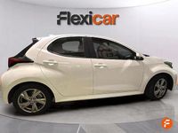 Usado Toyota Yaris Hybrid Active 116 CV (85 kW) 2024 Blanco Berlina