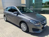 Usado Mercedes B180 109 CV (80 kW) 2017 Gris / plata Monovolumen