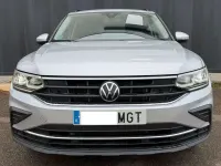 Usado VW Tiguan Life 150 CV (110 kW) 2023 Gris / plata SUV
