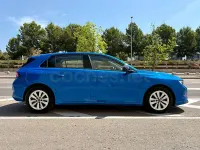 Usado Opel Astra Edition 130 CV (95 kW) 2023 Azul Utilitario