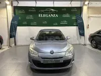 Usado Renault Mégane III Dynamique 105 CV (77 kW) 2008 Gris / plata Berlina