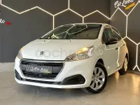 Usado Peugeot 208 Active 82 CV (60 kW) 2015 Blanco Utilitario