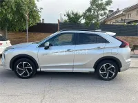 Usado Mitsubishi Eclipse Cross 188 CV (138 kW) 2022 Gris / plata SUV