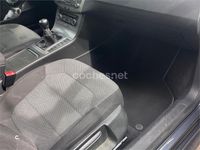 Usado VW Passat Advance 140 CV (102 kW) 2011 Gris / plata Familiar