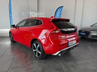 Usado Volvo V40 R-Design Momentum 150 CV (110 kW) 2016 Rojo Berlina