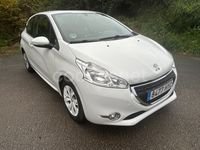 Usado Peugeot 208 Active 92 CV (67 kW) 2014 Blanco Utilitario