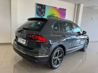 Usado VW Tiguan Life 150 CV (110 kW) 2022 Gris SUV