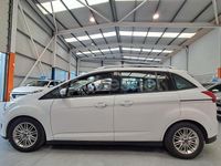 Usado Ford Grand C-Max Trend 125 CV (91 kW) 2015 Blanco Monovolumen
