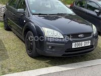 Usado Ford Focus Trend 100 CV (73 kW) 2006 Gris / plata Berlina