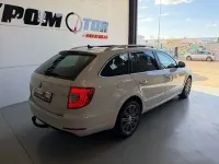 Usado Skoda Superb Active 105 CV (77 kW) 2015 Blanco Berlina