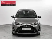 Usado Toyota Yaris Hybrid Active 100 CV (73 kW) 2019 Gris Utilitario