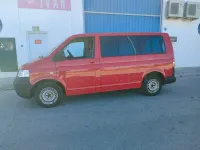 Usado VW Multivan Startline 102 CV (75 kW) 2009 Rojo Monovolumen