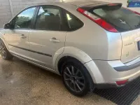 Usado Ford Focus Sport 115 CV (84 kW) 2007 Gris / plata Berlina