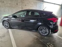 Usado Ford Focus ST-Line 125 CV (91 kW) 2018 Negro Utilitario