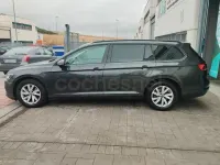 Usado VW Passat Business 122 CV (89 kW) 2022 Gris / plata Familiar