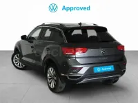 Usado VW T-Roc Advance 110 CV (80 kW) 2021 Gris / plata SUV
