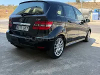 Usado Mercedes B200 140 CV (102 kW) 2009 Negro Monovolumen