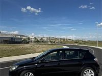 Usado Opel Astra Cosmo 150 CV (110 kW) 2005 Negro Berlina