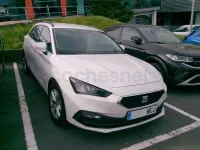 Usado Seat Leon Style 115 CV (84 kW) 2022 Blanco Familiar