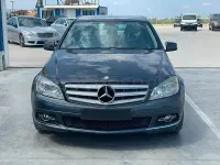 Usado Mercedes C200 Avantgarde 136 CV (100 kW) 2010 Negro Berlina