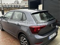 Usado VW Polo Life 95 CV (69 kW) 2022 Azul Berlina