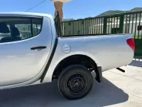 Usado Mitsubishi L200 Intense 136 CV (100 kW) 2011 Plateado Pickup/Camioneta