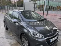 Usado Peugeot 208 Allure 100 CV (73 kW) 2016 Gris / plata Utilitario
